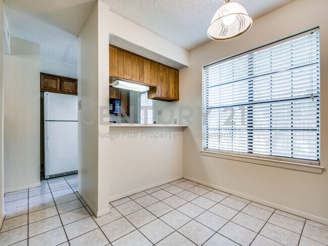 Foto del edificio - Great 2-Story 2/2.5 Condo Close to UNT For Rent!