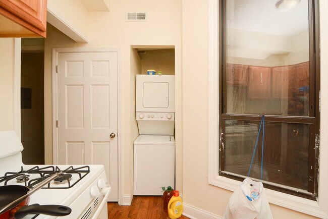 Foto del edificio - 2347 W 24th Pl