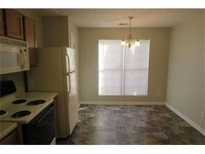Foto del edificio - Ready to Move In Townhome in Waldrop Station