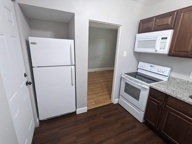 Foto del edificio - 3704 Hereford St