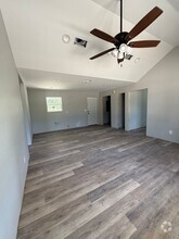 Building Photo - 208 McBride St