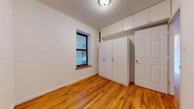 Building Photo - 106 2nd Ave