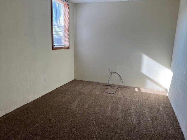 Building Photo - 3 br, 1 bath House - 1416 8th Ave