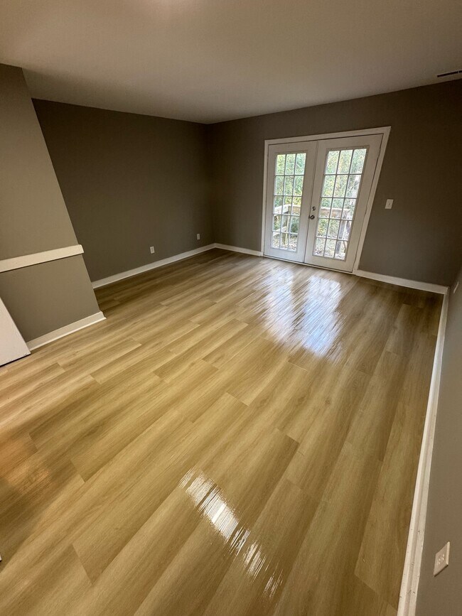 Foto del edificio - 123 Aqua Ct