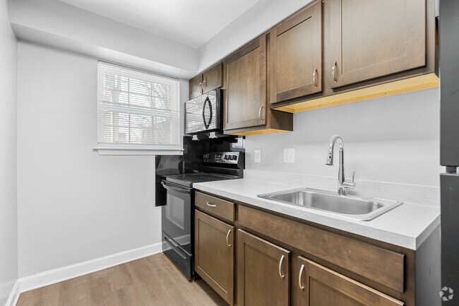 Unidad 101 - 1 habitación, 1 baño - 599 pies cuadrados - Villages of East River