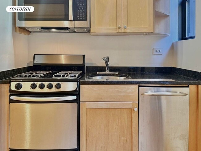 Foto del edificio - 210 E 68th St