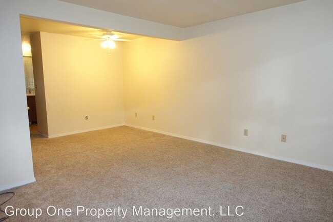 Building Photo - 2 br, 1.5 bath House - 616 E. Pennsylvania...