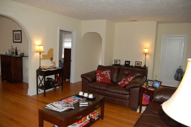Foto del edificio - 7359 Amherst Ave