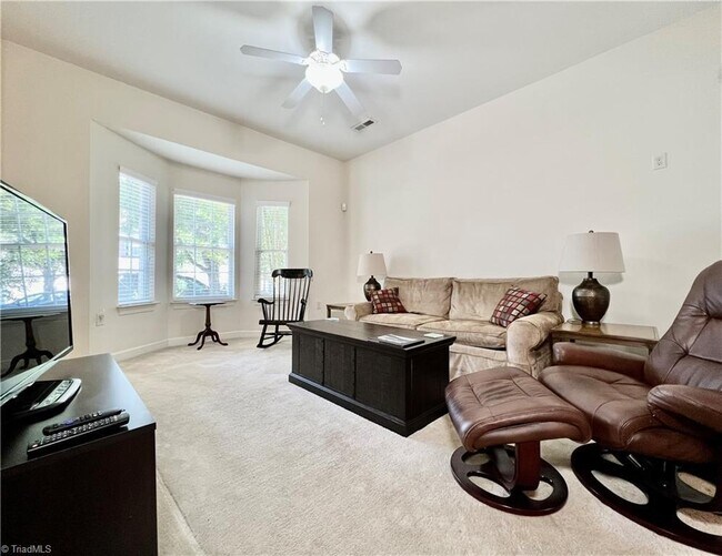 Building Photo - 354 Summergate Dr