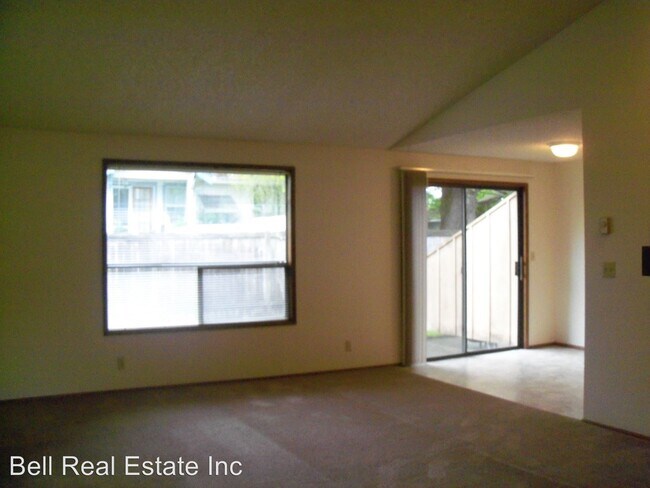 Building Photo - 2843-2843 Gilham Rd