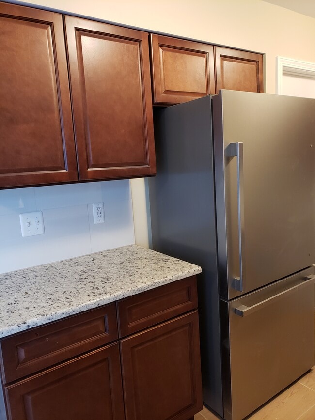 New refrigerator - 41235 S Woodbury Green Dr