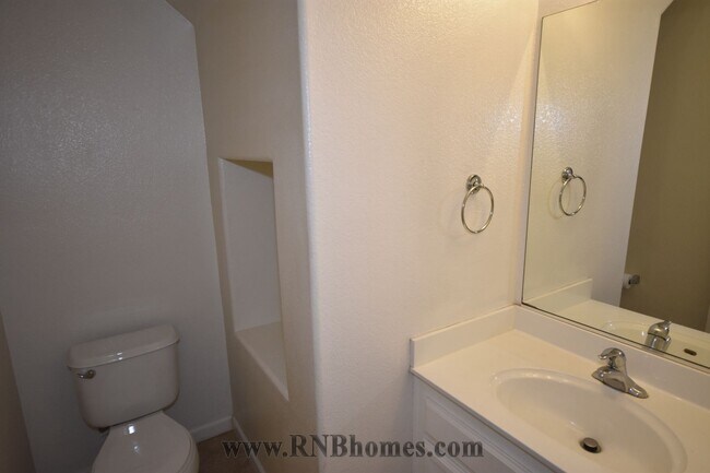 Foto del edificio - 268 Phoenix Cir