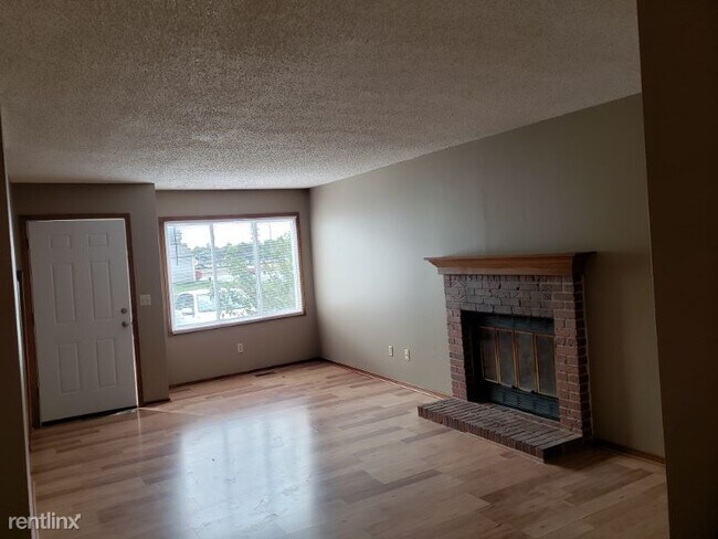 Building Photo - 2 br, 1.5 bath Condo - 9242 E Funston Ct