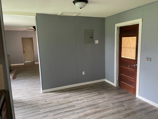 Building Photo - 1423 OK-10