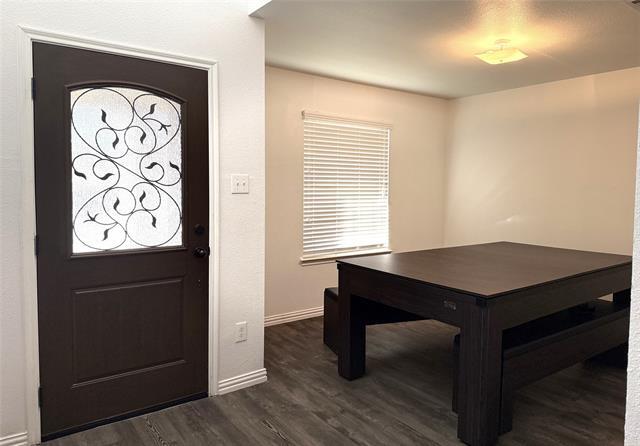 Building Photo - 1104 Rainer Dr