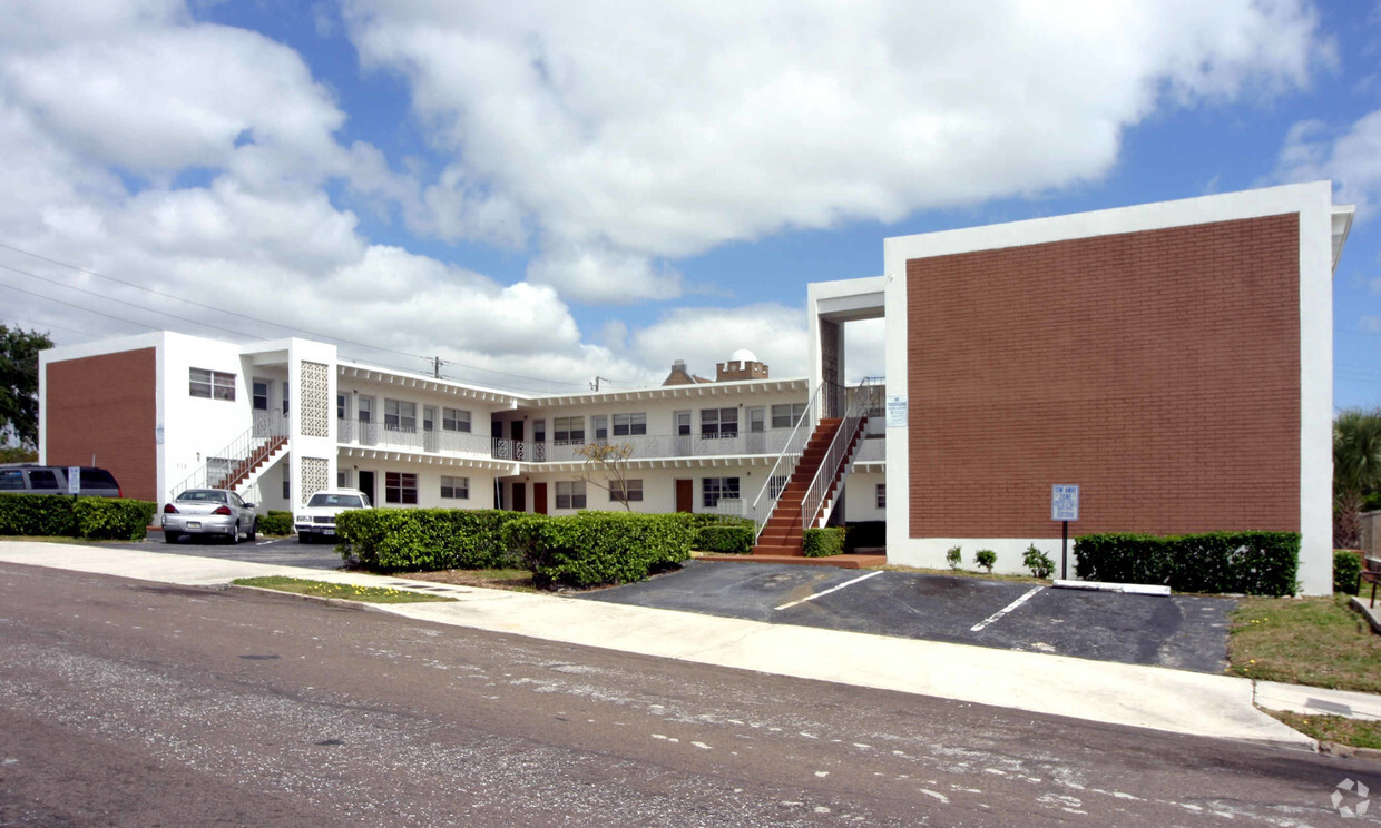 Primary Photo - 715 7th St