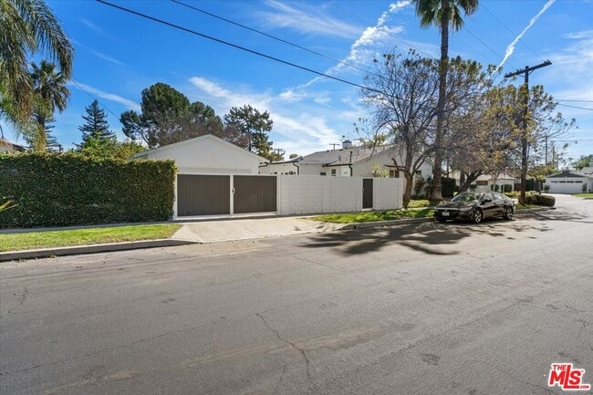 Building Photo - 12423 Martha St