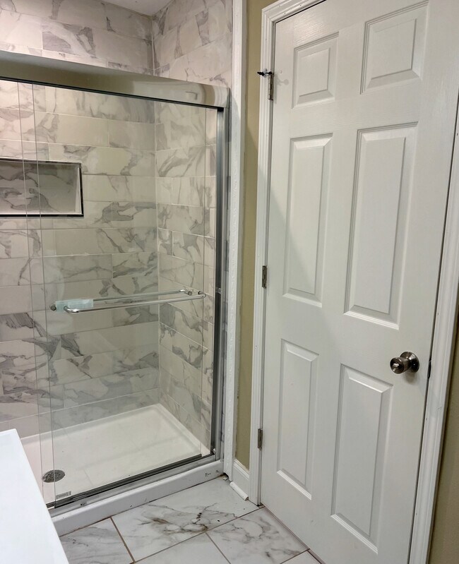 Building Photo - 1045 Sparrow St