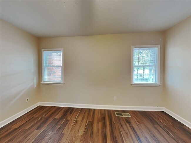 Building Photo - 424 Charleston Ln