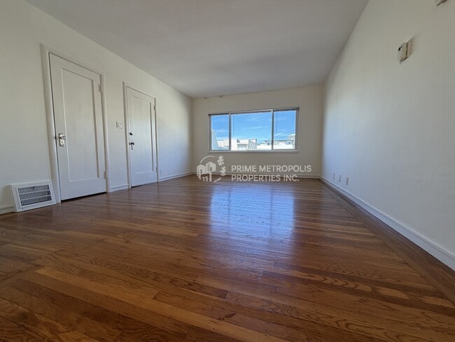 Foto del edificio - 605 Hillsborough St