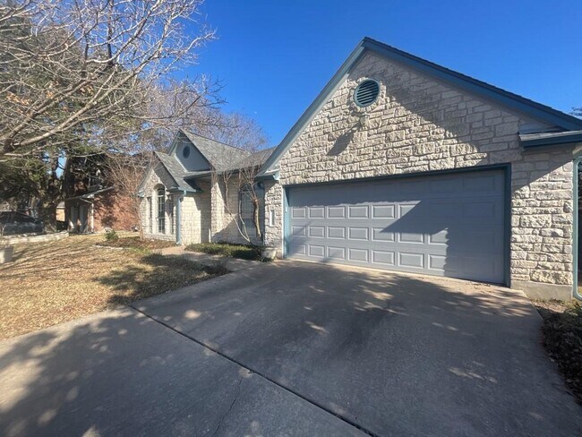 Foto del edificio - 1207 Timber Bend Dr