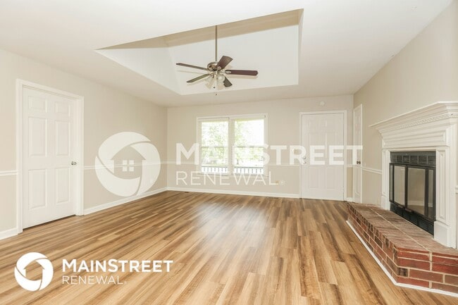 Building Photo - 2360 Uriah Pl