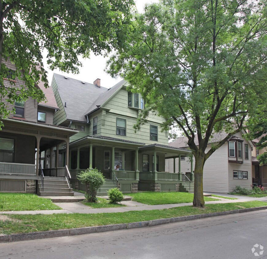 Building Photo - 202-204 Meigs St