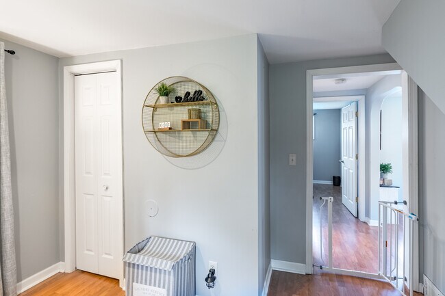 Foto del edificio - 226302 Swan Ave