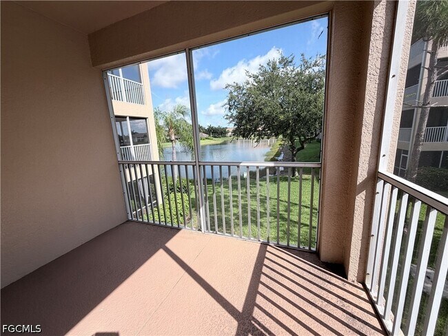 Foto del edificio - 8450 Kingbird Loop