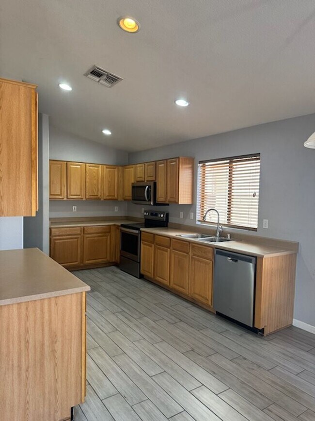 Foto del edificio - Chandler 4 bed 2 bath
