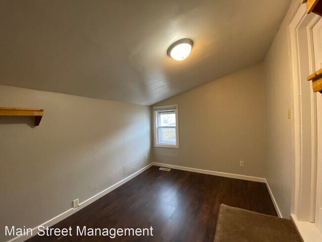 Foto del edificio - 2 br, 1 bath House - 512 School Ave.