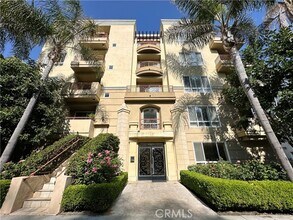 Building Photo - 320 S Willaman Dr
