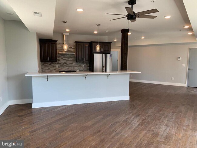 Foto del edificio - 1811 Ridge Ave