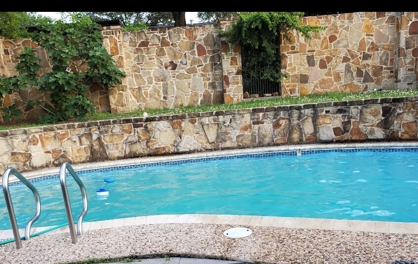 Primary Photo - 142 Postwood Dr