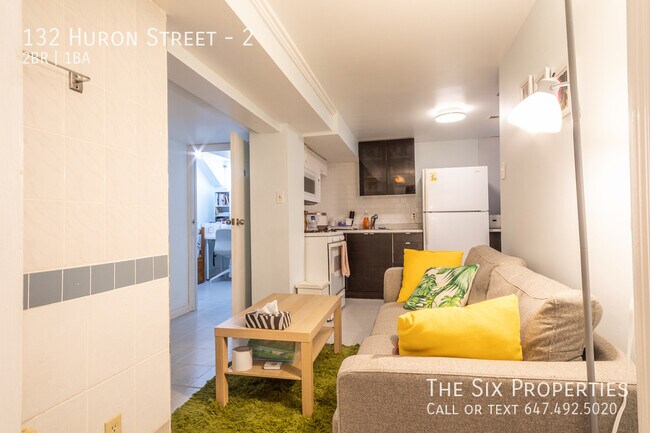 Building Photo - Two Bedroom Lower Level Apartment near UofT and Kensington