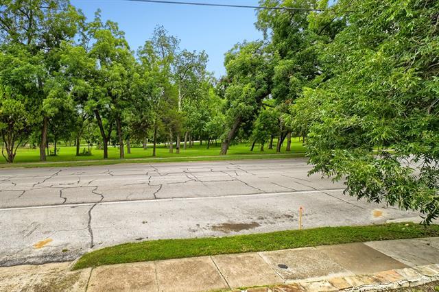Foto del edificio - 6915 E Grand Ave
