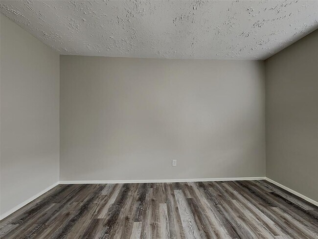 Building Photo - 11122 Drakeland Dr