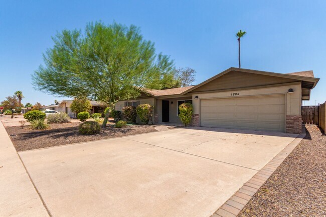 Building Photo - RENOVATED 4 BEDROOM, 2 BATH TEMPE HOME W/ ...
