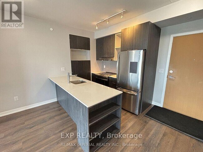 Photo du bâtiment - 2520 Eglinton Ave W