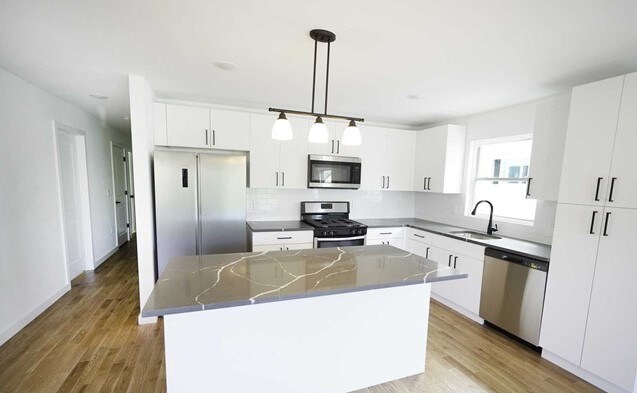 Foto del edificio - 736 Seaport Dr.