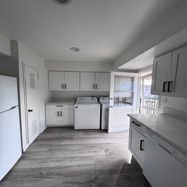 Foto del edificio - 5527 Radford Ave