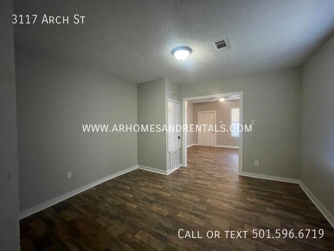 Building Photo - 3117 Arch St | $995 | 3 beds, 2 full baths