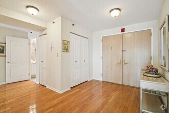 Building Photo - 10 Smith Manor Blvd