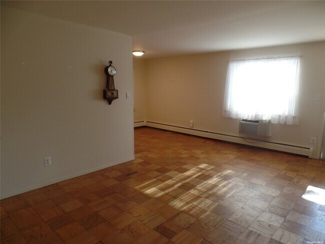 Building Photo - 170 Jervis Ave