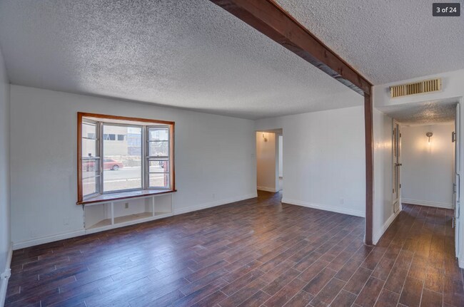 Foto del edificio - 5216 Bastille Ave