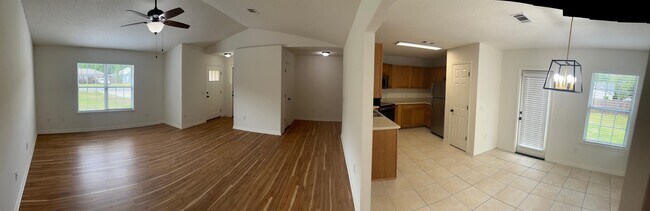 Foto del edificio - 6043 Savannah Dr