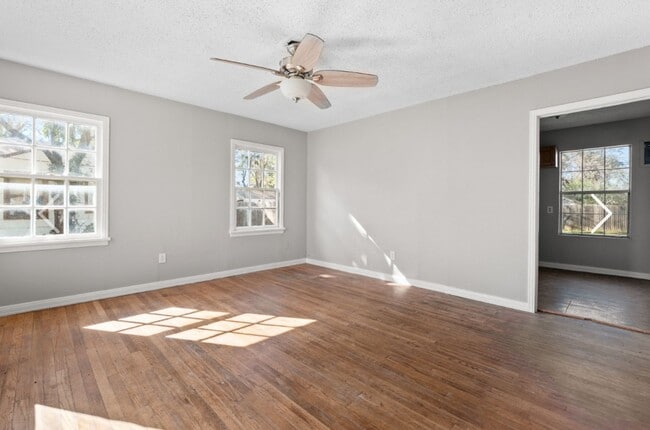 Building Photo - Great rental near Texas Tech University an...