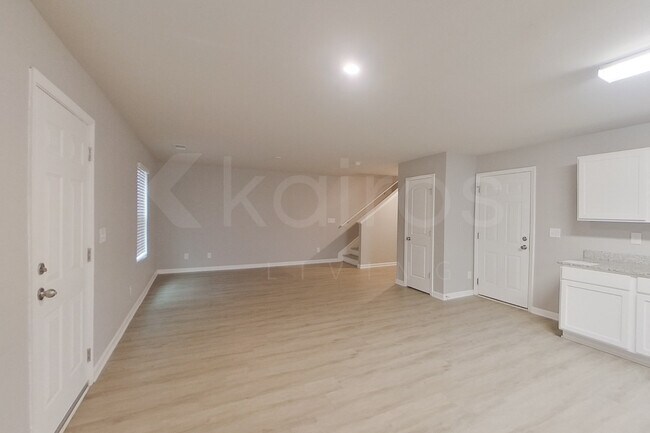 Building Photo - 357 Hawthorn Trl