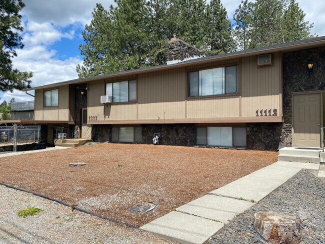 Building Photo - 11111 E 32nd Ave. - Duplex