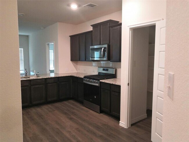 Building Photo - 506 Pleasant Hill Ln